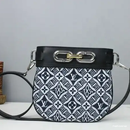 Fashionrepsfam ru LV 205B570012 Bags 0808
